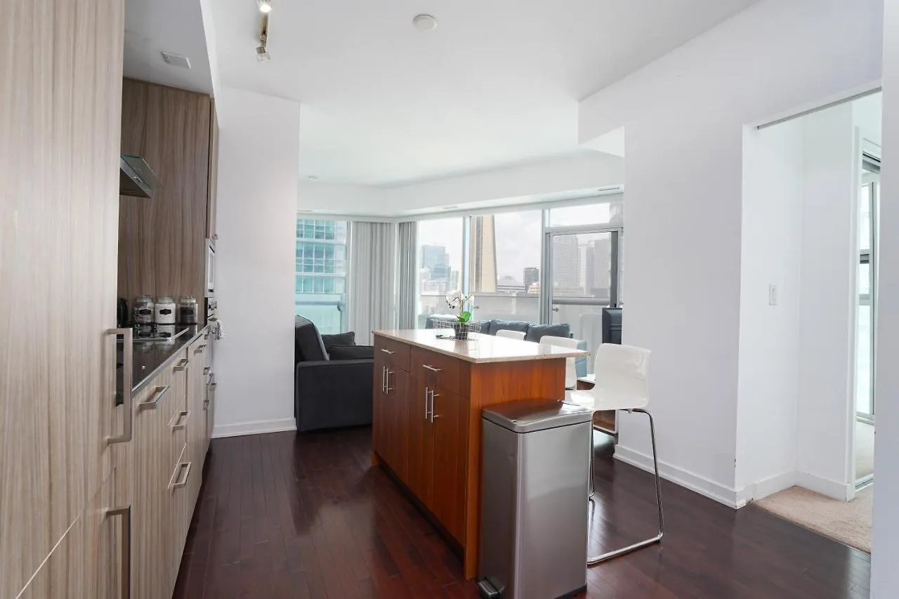 ****  Downtown Toronto Scotiabank Arena, Rogers Centre, Union Station, Cn Tower Hotel Canada