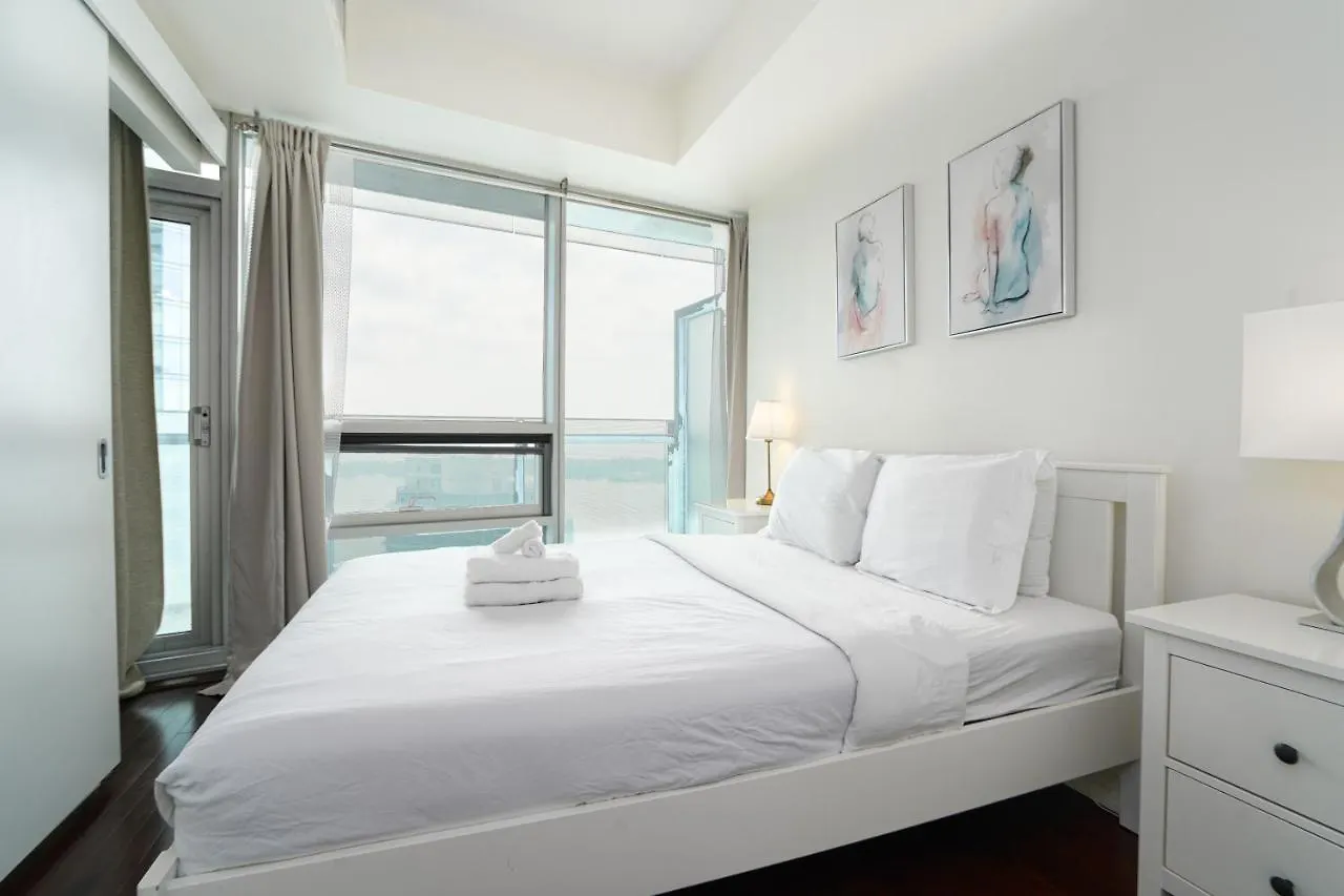 ****  Downtown Toronto Scotiabank Arena, Rogers Centre, Union Station, Cn Tower Hotel Canada